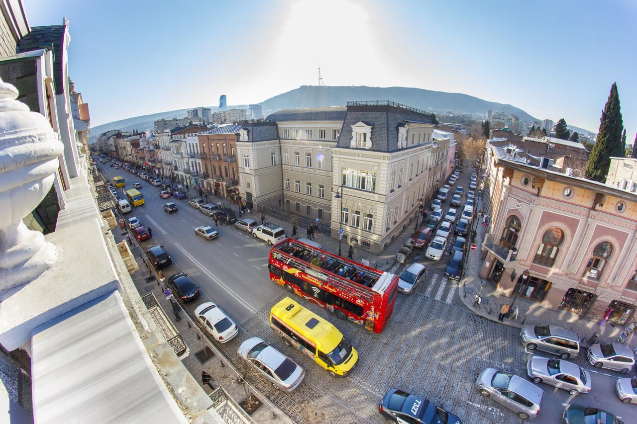 โรงแรมไตรเบกา Tbilisi ภายนอก รูปภาพ