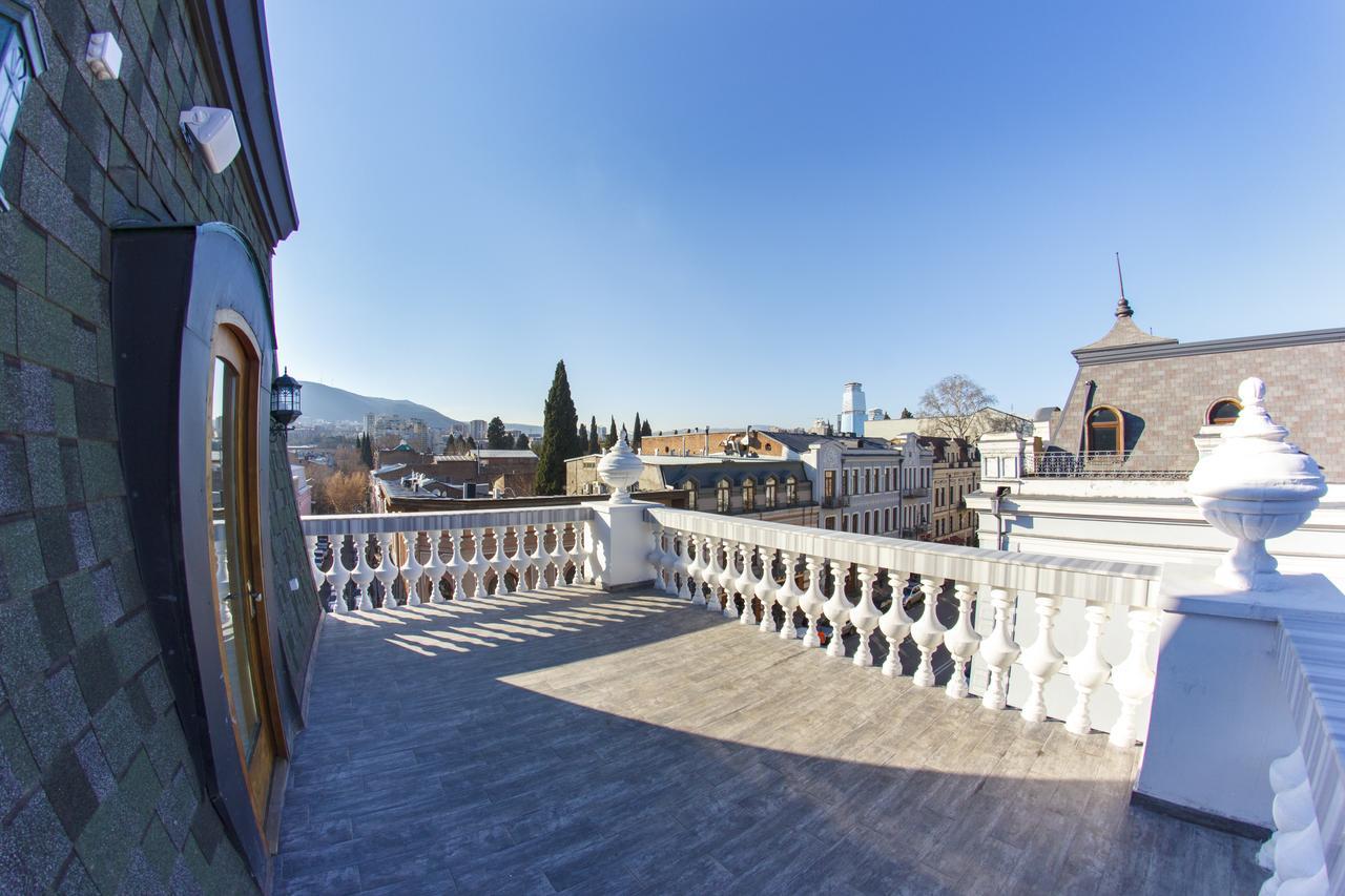 โรงแรมไตรเบกา Tbilisi ภายนอก รูปภาพ